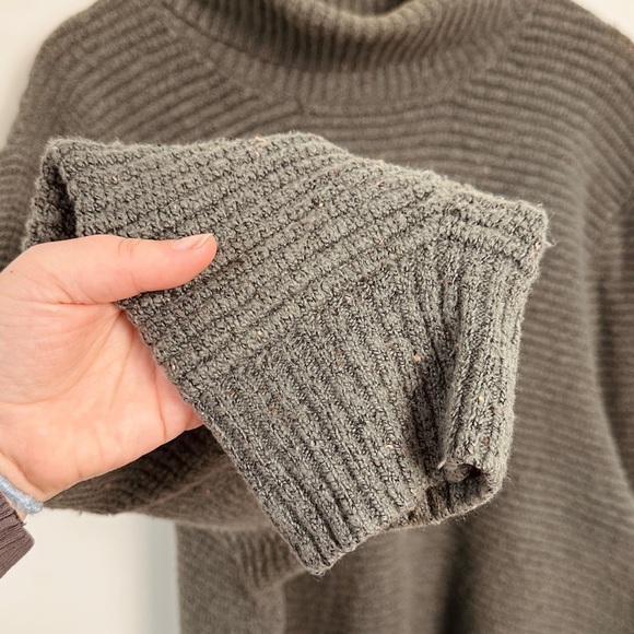 Ribbed Turtle  Neck Sweater - green fleck - cotton mix - Oversized L. - Picture 6 of 8